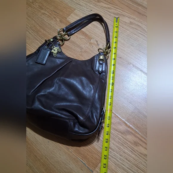 Classic Leather Hobo Bag in Dark Brown - Coach - Picture 3 of 7